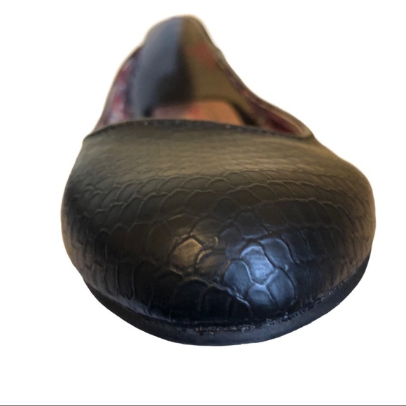 Pink & Pepper Black Textured Faux Patent Leather Flats Size 8.5 - Picture 9 of 10